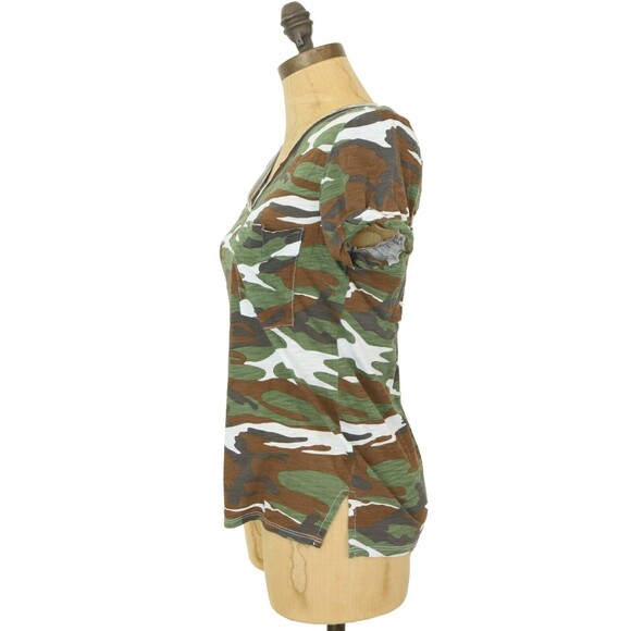 T.La Anthropologie Classic Pocket V-Neck Tee XS Camo Print Green T-Shirt NWT B51 - Picture 4 of 5